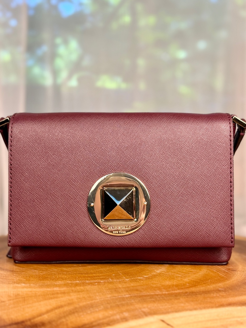 Kate Spade Plum Burgundy Saffiano Leather Crossbody - Turn Lock Gold HW - EUC - Picture 3 of 13